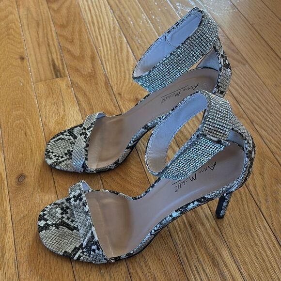 Snakeskin & Rhinestone‎ beige Ankle Strappy  4” Heels Sandals shoes Size 9 - Picture 2 of 8
